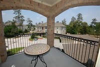 Building Photo - 6607 Lake Woodlands Dr