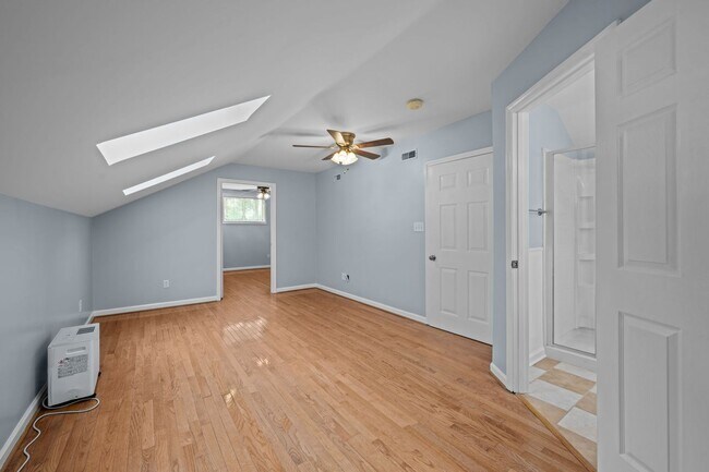 Building Photo - Beautiful Country Home off Madam Moores Ln with Large Yard