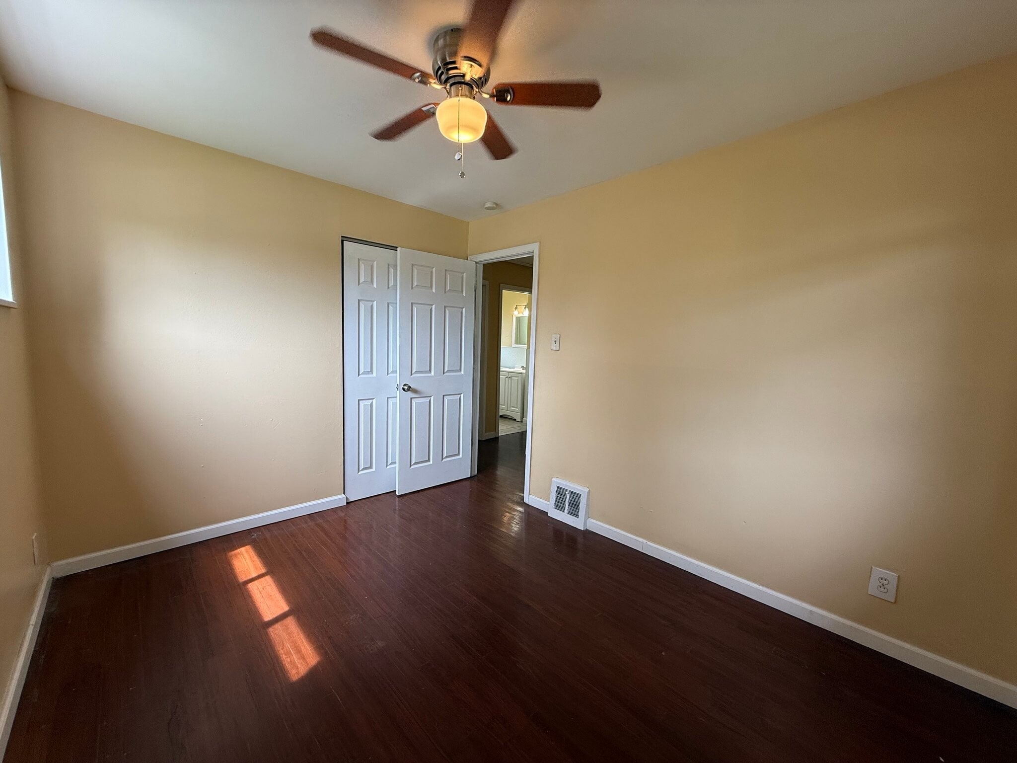Building Photo - 7727 Paddington Dr