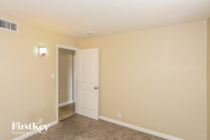 Building Photo - 5119 Margo Dr