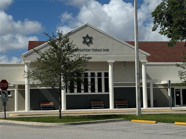 Building Photo - 149 Preston Way