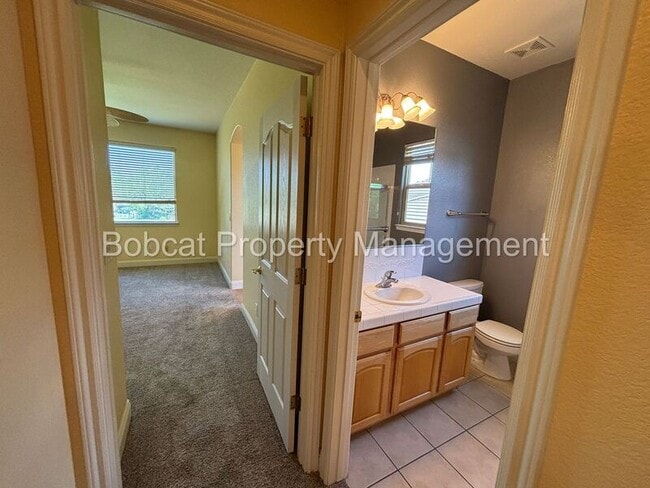 Building Photo - 1231 Flintwood Dr
