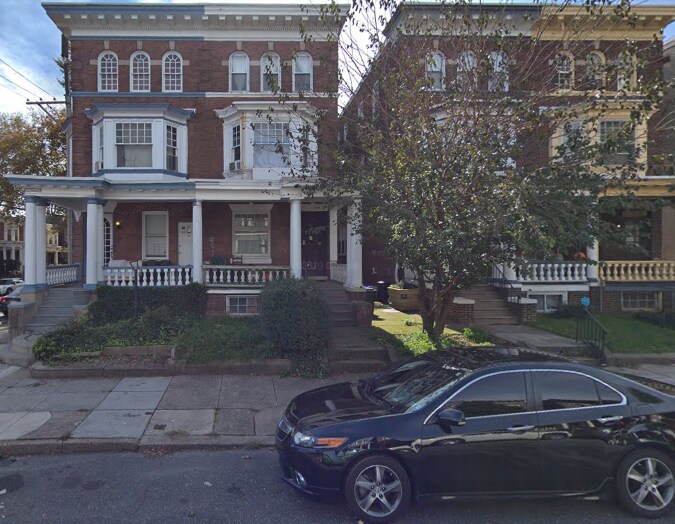 Building Photo - 5002 Pine St