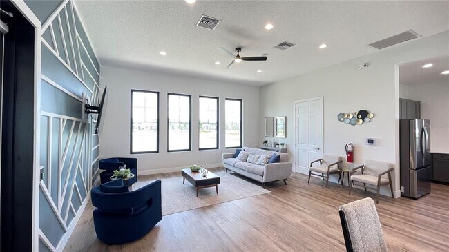Building Photo - 428 HUCKLEBERRY Dr