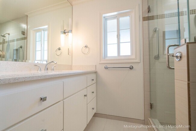 Building Photo - Remodeled single story Willow Glen home wi...