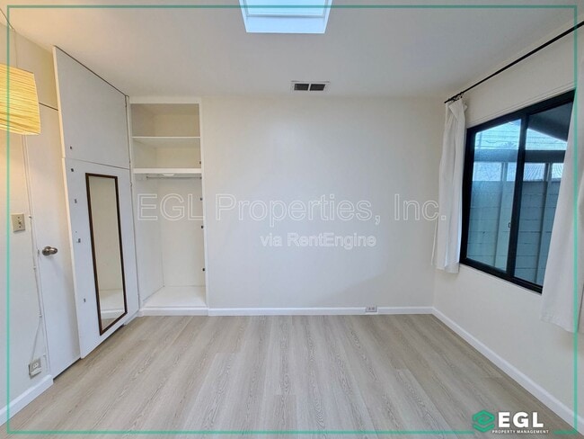 Building Photo - 7601 Kittyhawk Ave