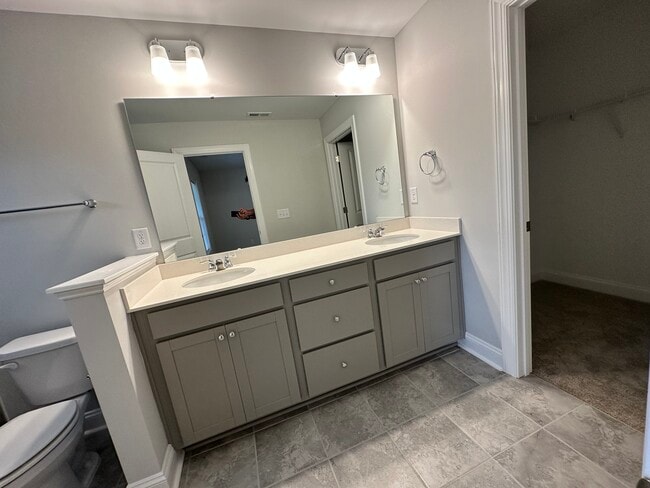 Master bath - 579 Forestville Rd