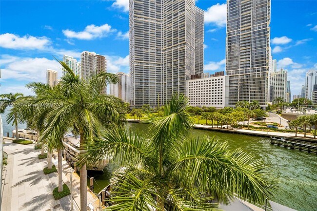 Building Photo - 200 Biscayne Blvd Way