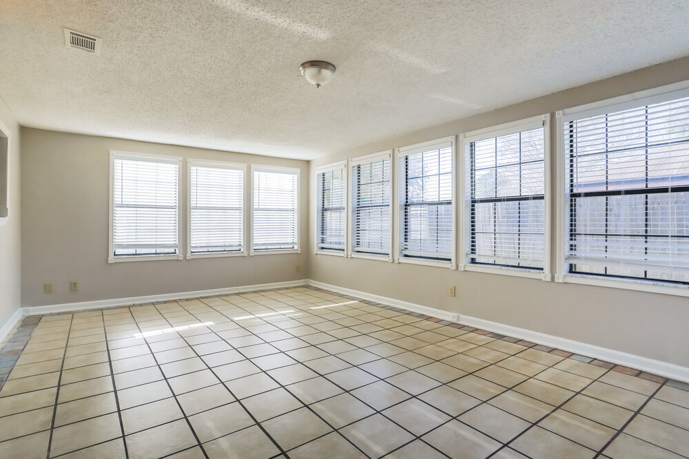 Building Photo - 2977 Tuscarora Tr