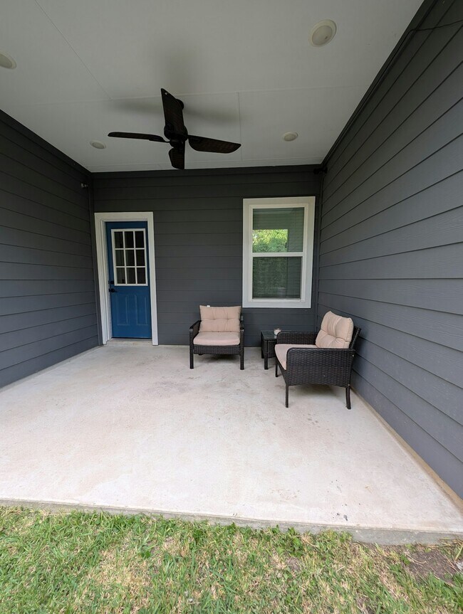 Building Photo - 10317 Lake Rd