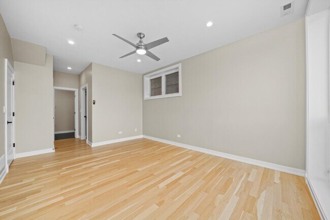 Building Photo - 2404 W Moffat St