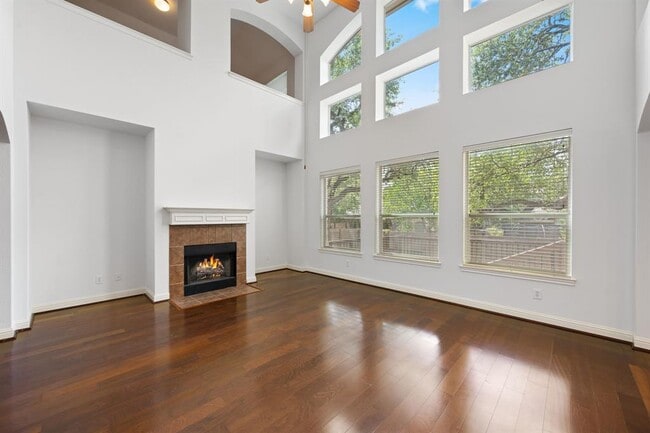 Building Photo - 6920 Larue Belle Cove