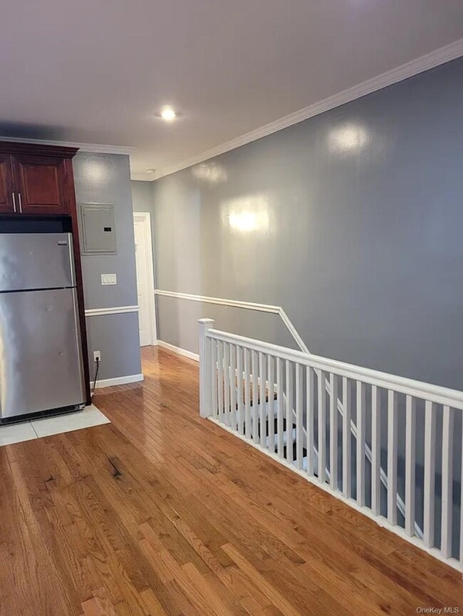 Building Photo - 3-39 Eldert Ln