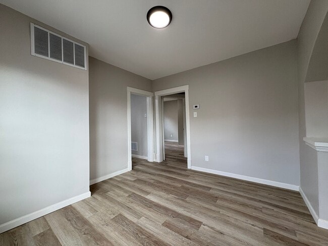 Building Photo - 2 bed, 1 bath home in the heart of Central St. Louis City, moments from Forest Park, Barnes Jewis...