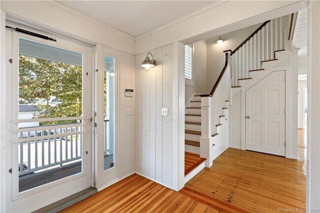 Building Photo - 23 Soundview Dr