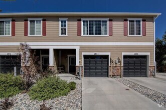 Building Photo - Excellent Town Home 3 Bedroom 2.5 Bath hom...