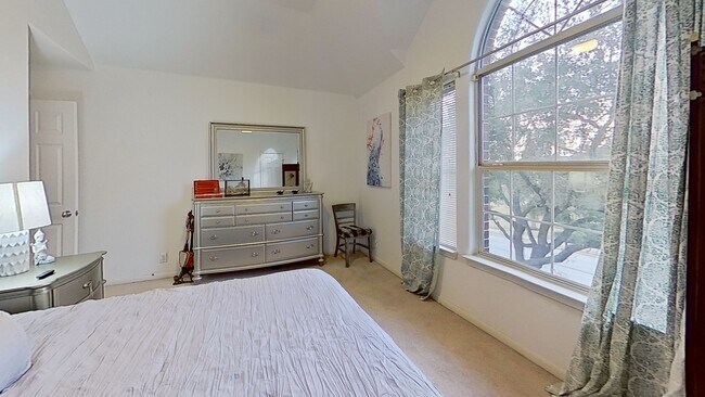 Building Photo - 1007 Brown Dr