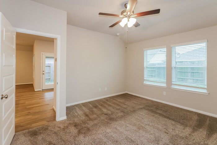 Building Photo - 1022 Modesto Dr