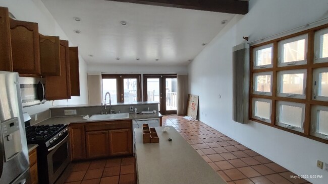 Building Photo - 5509 W 119th St