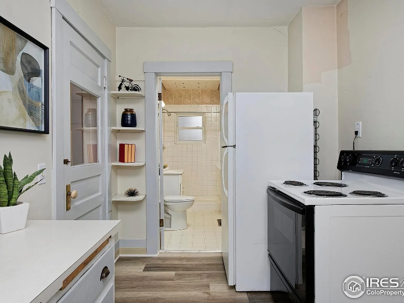 Building Photo - 335 Park St