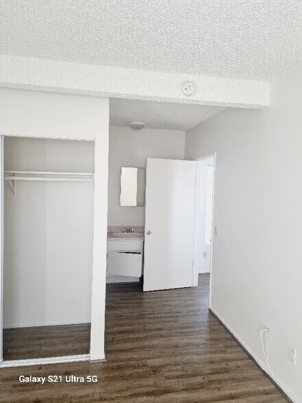 Primary Photo - 38652 11th St E