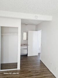 Building Photo - 38652 11th St E