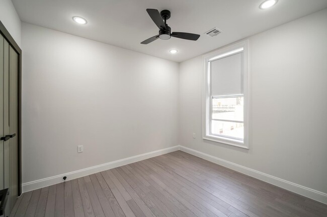 Building Photo - 131 Clifton Pl