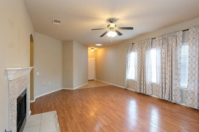 Building Photo - 10312 Lone Pine Ln