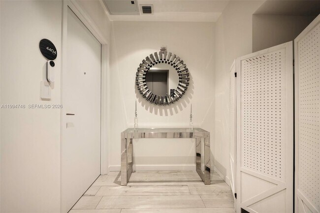 Building Photo - 480 NE 31st St