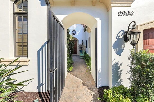 Building Photo - 2904 Tiburon Blvd E