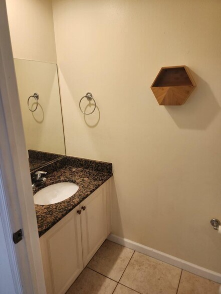 Building Photo - 460 Marbella Dr