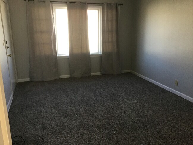 Living rm - 3534 Brockton Ln