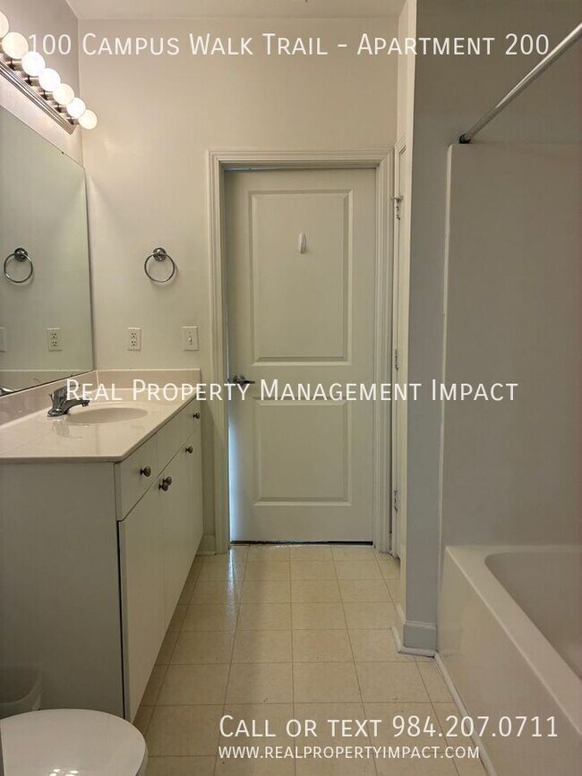 Building Photo - 100 Campus Walk Trl