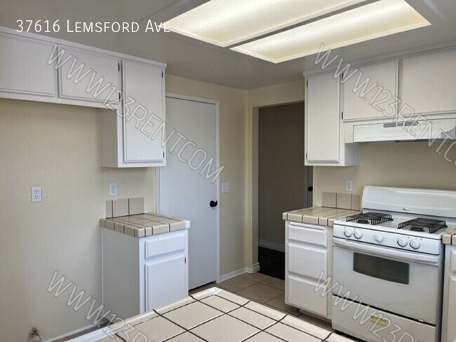 Building Photo - 37616 Lemsford Ave