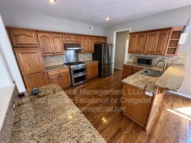 Building Photo - 5605 W 153rd Terrace