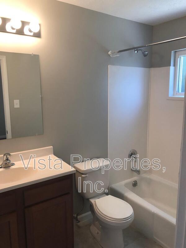 Building Photo - 4800 Saddlebrook Ln