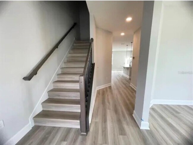 Building Photo - 15475 Bay Brg St