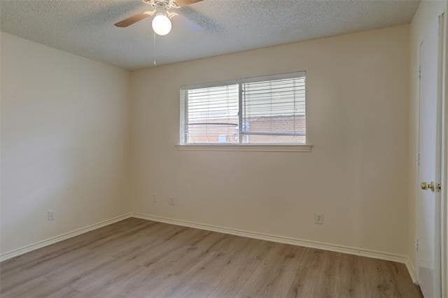 Building Photo - 3913 Sandia Dr