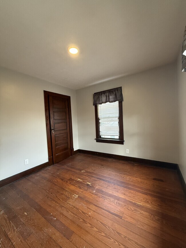 Building Photo - 3221 Wayne Ave