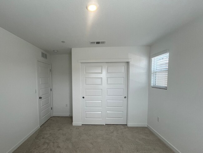 Building Photo - 12663 Ironbow Wy