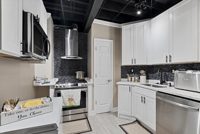 Building Photo - 11804 Long Run Dr