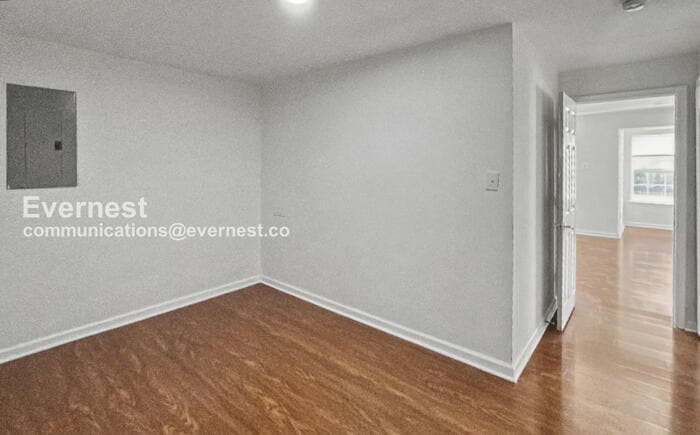 Building Photo - 800 Fairwood Dr