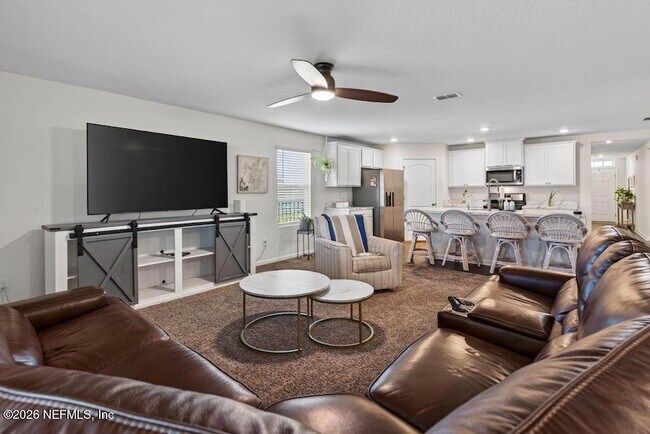 Building Photo - 14 Jarama Cir