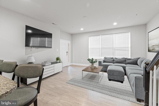 Building Photo - 7537 Crowley St