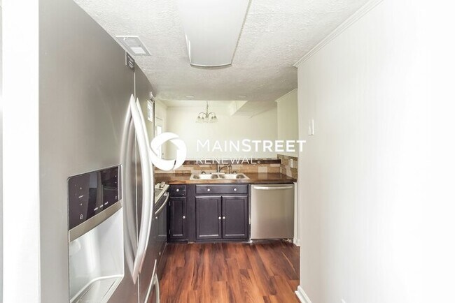 Building Photo - 3 Bedroom Pet-Friendly Home in POWELL, TN with Main Street Renewal