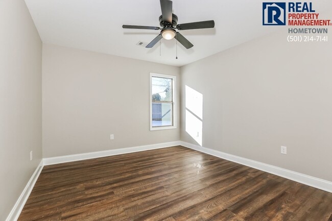 Building Photo - 875 Jane Dr