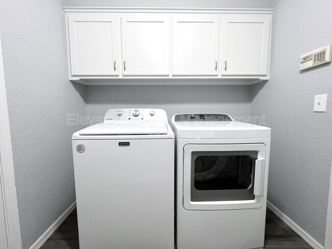 Building Photo - 12400 Doons Dr
