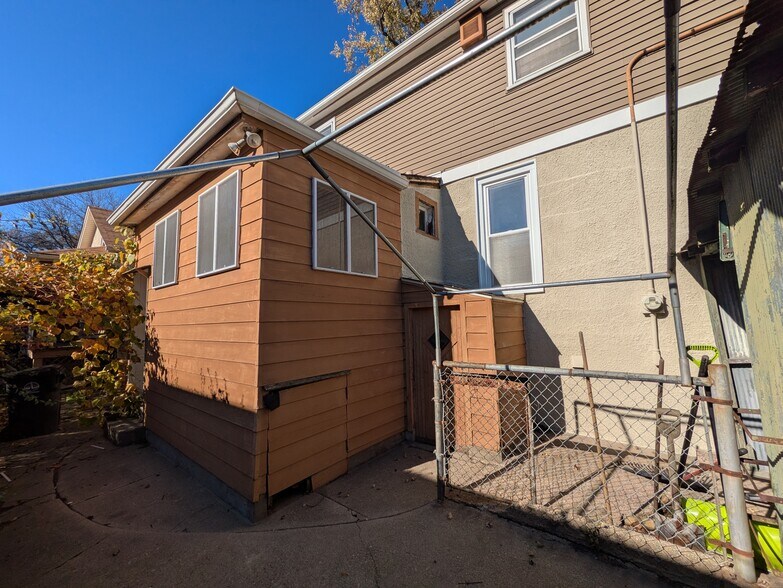 Building Photo - 1516 Lee St