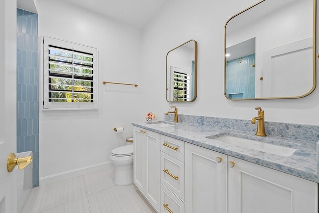 Building Photo - 129 Olympus Way