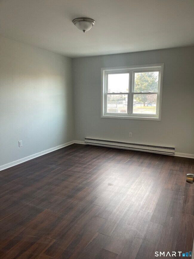 Building Photo - 45 Monroe St